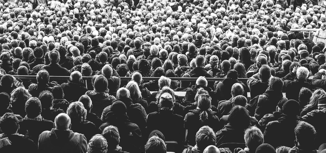 Scientists made students wear an embarrassing T-shirt into a room full of people, and found most of them barely noticed